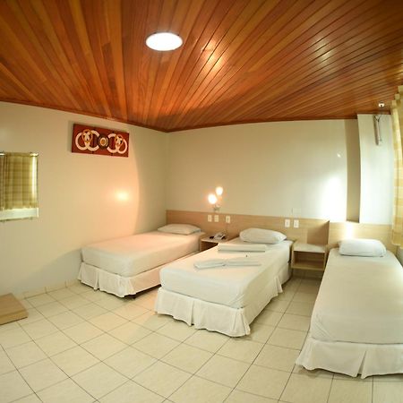 Swamy Hotel Крузейру-ду-Сул Экстерьер фото