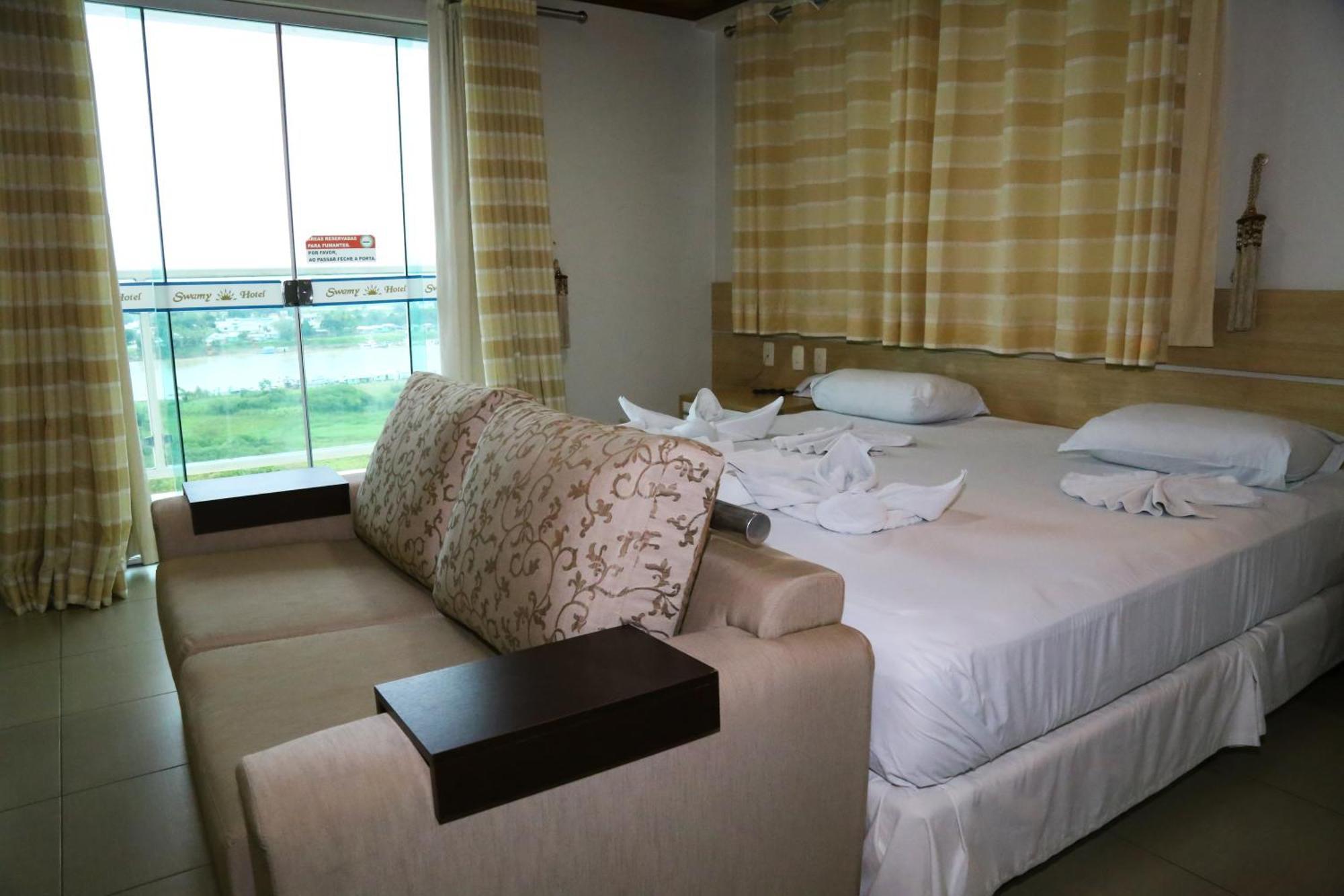 Swamy Hotel Крузейру-ду-Сул Экстерьер фото