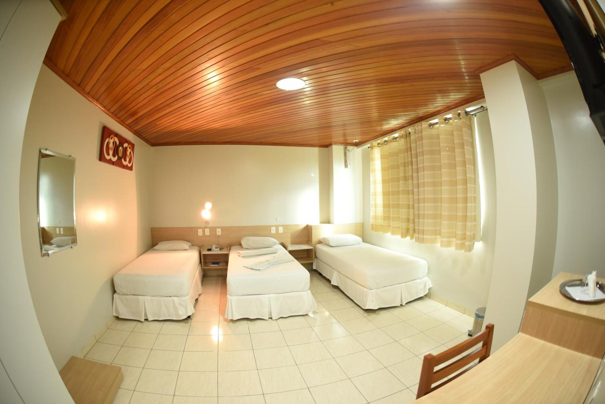 Swamy Hotel Крузейру-ду-Сул Экстерьер фото