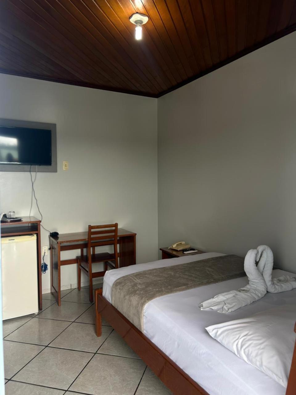 Swamy Hotel Крузейру-ду-Сул Номер фото
