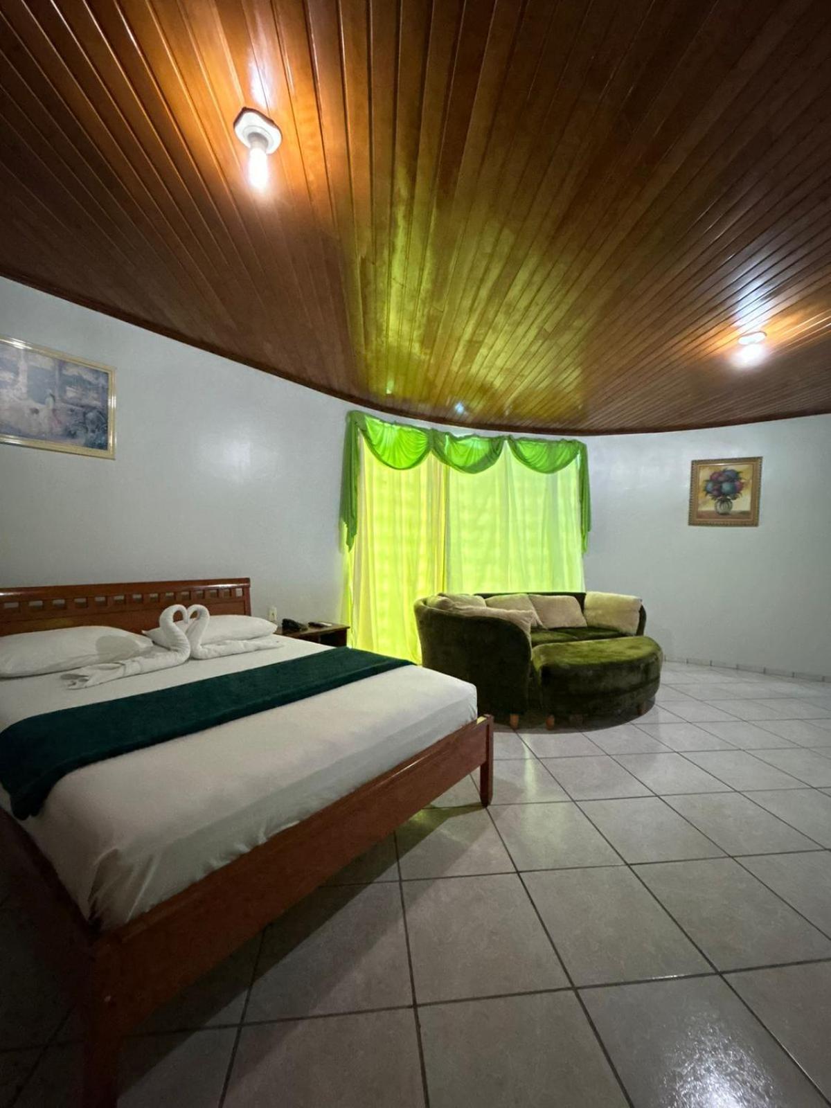 Swamy Hotel Крузейру-ду-Сул Номер фото