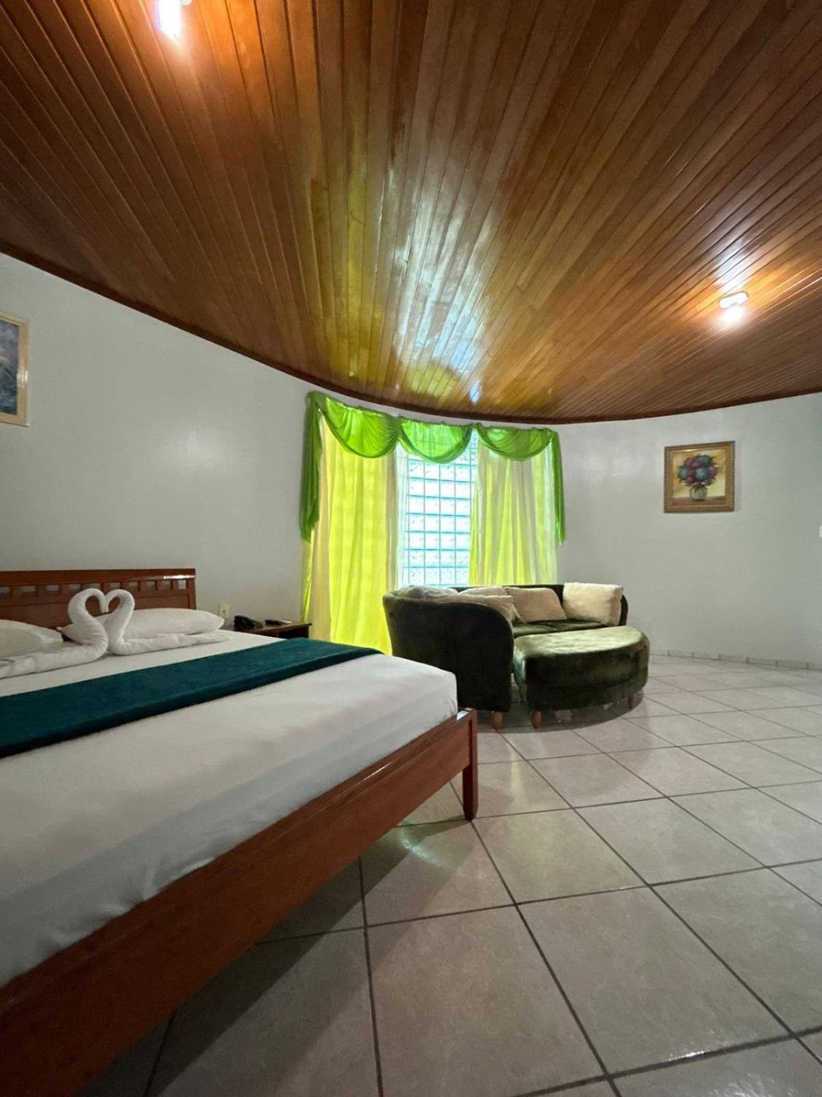 Swamy Hotel Крузейру-ду-Сул Номер фото